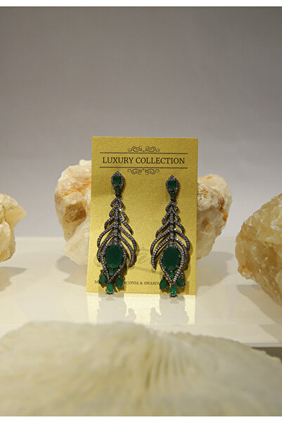 CHARM "Emerald Cascade" Earrings - Elegant design with green crystals
