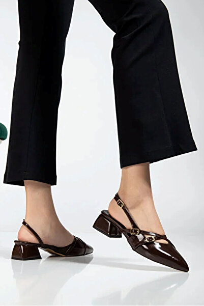 van heflin Elara Women's Bitter Brown Patent Leather Cross-Strapped Buckled S...