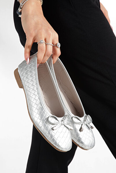 LUVETTO Silver Skin Braided Round Toe Piece Closed Mustache Bow Orthopedic Ba...