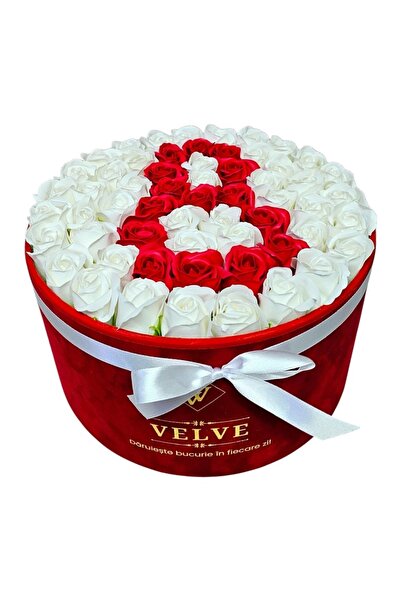 velve Aranjament floral cifra 8 cu 55 trandafiri de sapun in cutie rotunda ca...