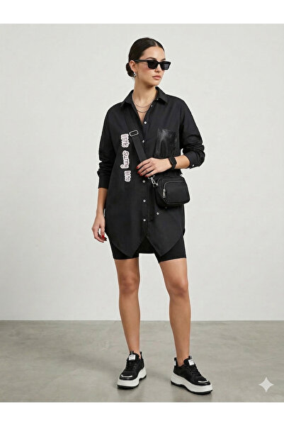 shE tekstil قميص رياضي بتصميم مفصل مطبوع عليه نصًا