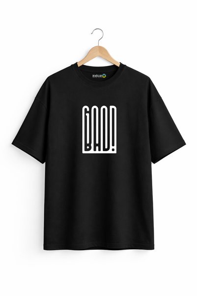 Kidilia تي شيرت بتصميم أسود برقبة دائرية للجنسين من Good Bad Visual