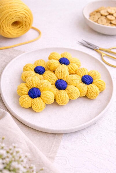 NecloveCraft Knitted Daisy Motif Flowers - 10 Pieces