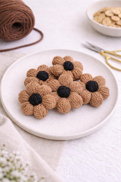 NecloveCraft Knitted Daisy Motif Flowers - 10 Pieces