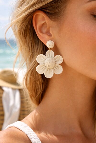 mosmoda Krem Örgü Çiçek Küpe, Hafif