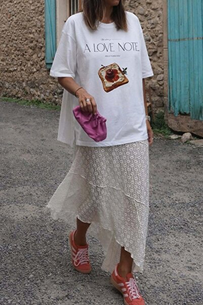 Monila Γυναικείο T-Shirt από ύφασμα Premium σε χρώμα εκρού με τύπωμα oversized