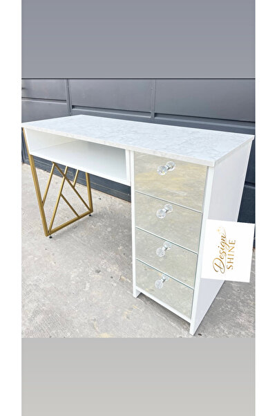 Özel Tasarım Protez tırnak tasarım masa