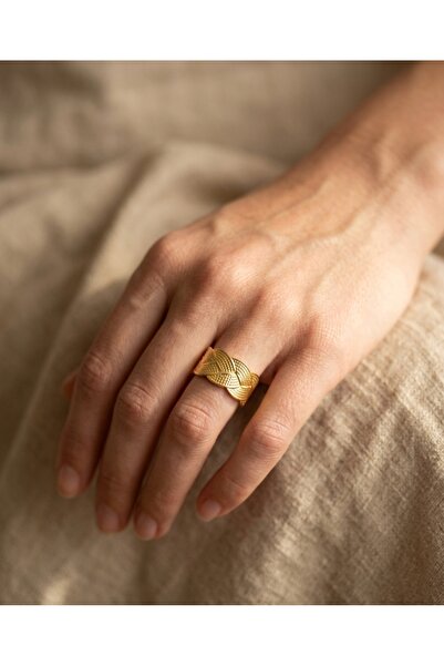 BANEDETTA Wicker Weave Patterned Adjustable Wide Band Ring Gold Color