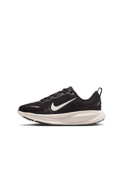 Nike Pantofi sport Vomero 18 (Gs) 40