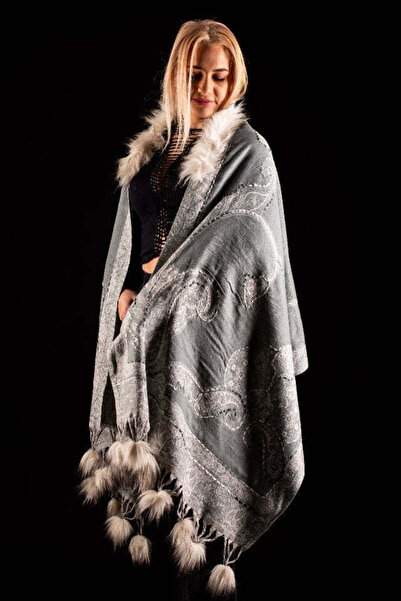 Cara INDIANCOLLECTION Light gray shawl with hand made embroidery and white fu...