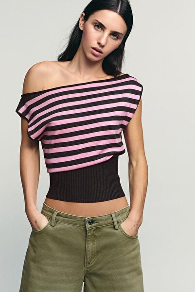 Bershka Geniş yaka top