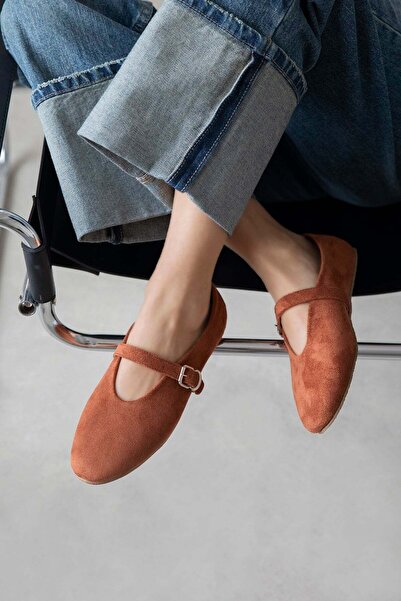 STRASWANS Iunie Femeie piele întoarsă balerini Placă