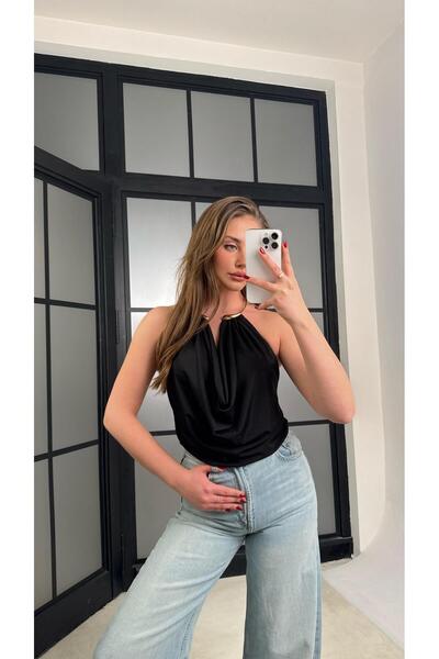 Gaus Siyah Kolye Detaylı Bluz gaus-01250