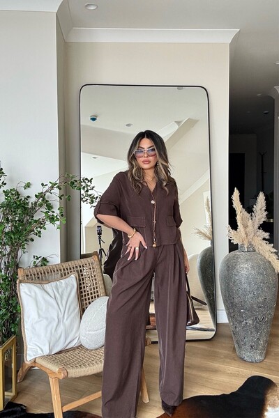 Sohotique By P كتان قطن بدلة بأكمام قصيرة باللون البني الحار