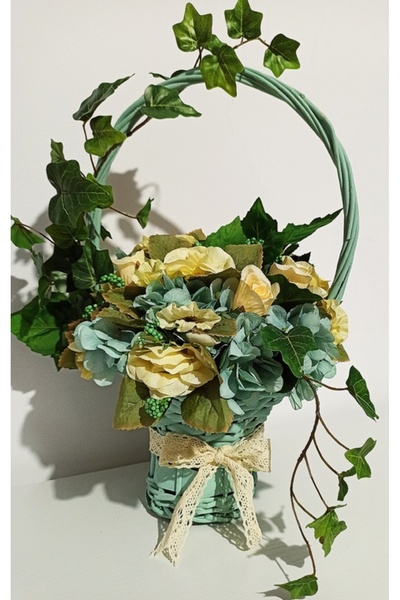 Pasiunea Florilor Coș vernil cu iederă și flori galbene și verzi