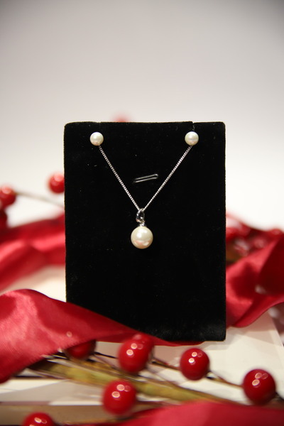 CHARM Classic Pearl Drop Set – Necklace and Earrings