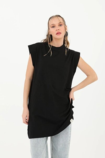 Loreen Zero Sleeve Basic Blouse - Black Black