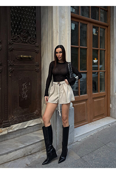 Fav Style شورت نسائي عالي الخصر منسوج حزام قطعة بجيوب باللون البيج