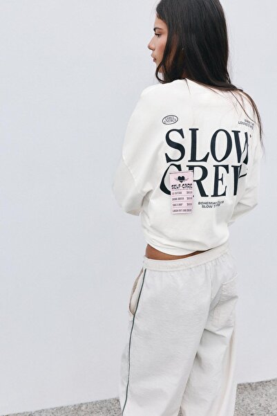 Pull & Bear Beyaz uzun kollu grafik tişört