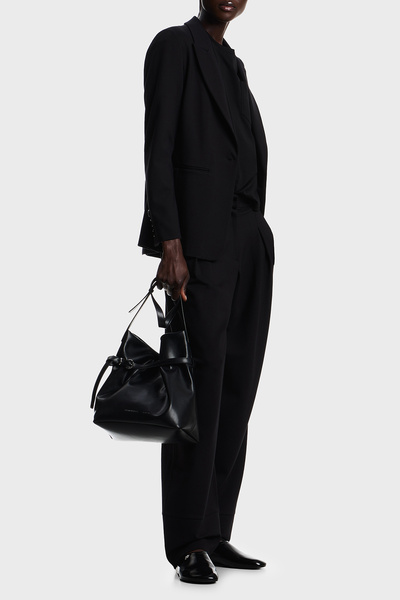 Emporio Armani بنطلون ذو قصة مريحة وخصر عالٍ وأرجل واسعة بثنيات بنطلون EW0039...