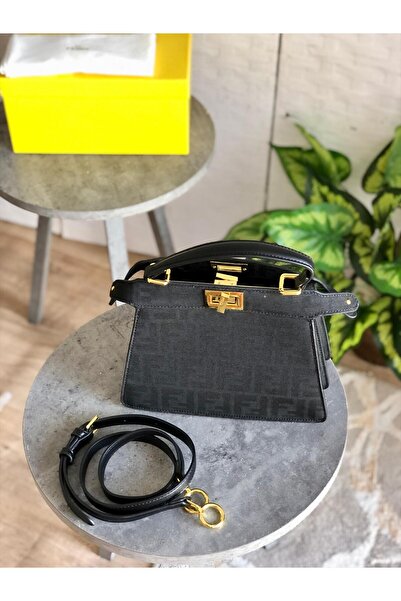 Generic Elegant and luxurious women's Shoulder Bag with all accessories