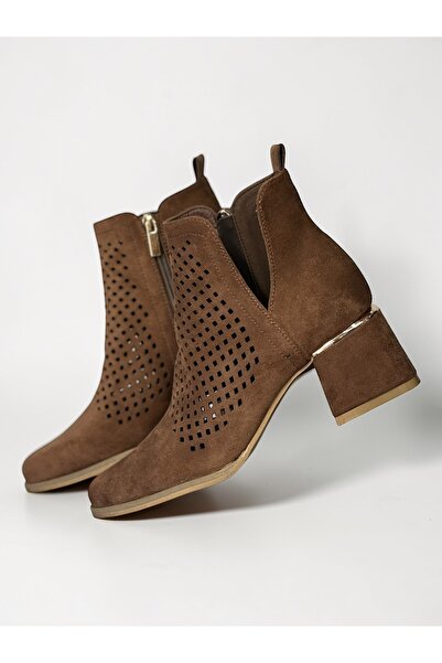 OEM Women's camel ankle boots with thick spring heels and perforations - eleg...
