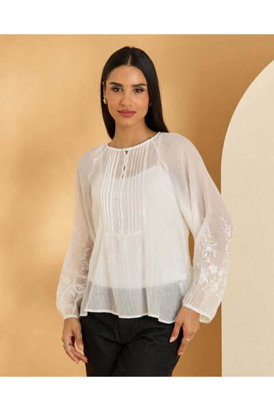 REDTAG بلوزة نسائية بيضاء مطبوع كاجوال