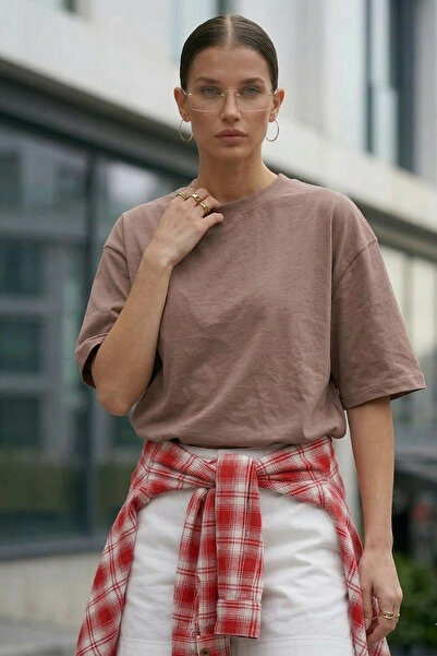 The Champ Clothing تي شيرت نسائي أساسي كبير الحجم باللون البني – ياقة دائرية،...