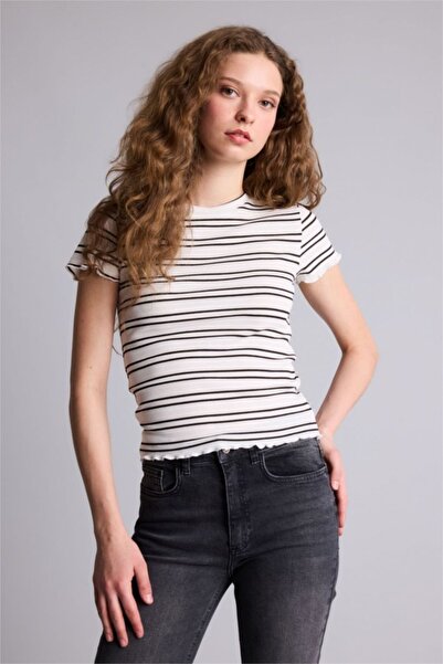 DeFacto Fittled cu dungi Off-White pentru femei tricou K1965AZ/WT32