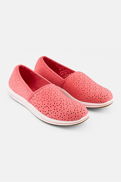 CLARKS Women Standard Fit Brinkley Emily Slip On Casual Shoes, Pink