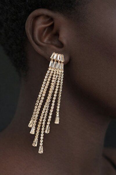 TAKIŞTIR أقراط سهرة متدلية بتفاصيل حجرية ذهبية اللون (زوج)