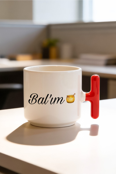 BB TRADE كوب سيراميك مطبوع بمقبض على شكل حرف T باللون الأحمر من تصميم باليم س...