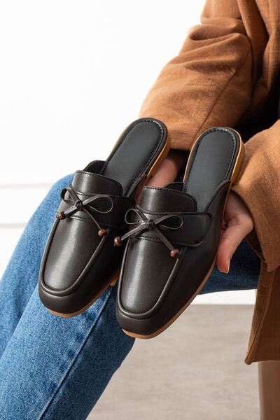 FUGA MODA Piera Brown Leather Bow with Wooden Bead Detail, Closed Front Slipper