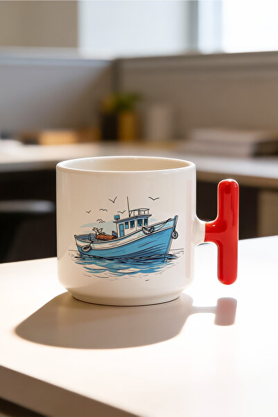 BB TRADE كوب سيراميك مطبوع بتصميم قارب أزرق ومقبض على شكل حرف T أحمر سعة 250 مل