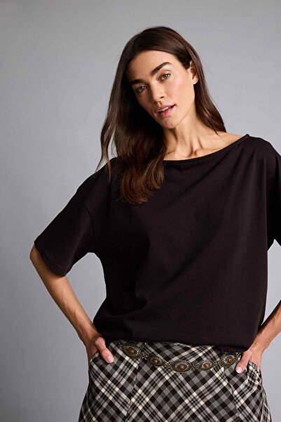 DeFacto Relax Fit Kayık Yaka Basic Plain Short Sleeve T-Shirt H6703Ax26Sm