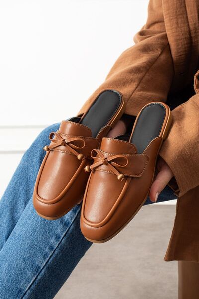 FUGA MODA Piera Taba Skin Bow Wooden Bead Detailed Closed Front Slipper