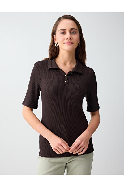 Jimmy Key Πλεκτή μπλούζα με κοντό μανίκι και γιακά πόλο σε καφέ απόχρωση