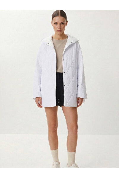 ZEYNEP RANA Women's White Quilted Jacket Oversized with Snap Buttons on the F...