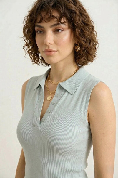 MELA ROSSA Γυναικεία αμάνικη μπλούζα με γιακά και κουμπιά σε χρώμα Ice Blue α...