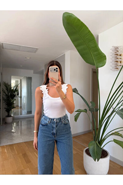 Miss Beyoğlu Women's Floral Lace Embroidered Basic Undershirt