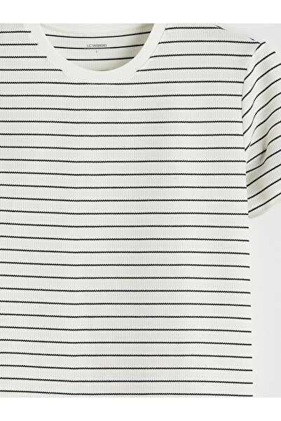 LC Waikiki Λευκό ανδρικό μπλουζάκι με λαιμόκοψη Ριγέ