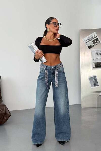 Joana Beatris Women's Oversize Blue Jeans - 34