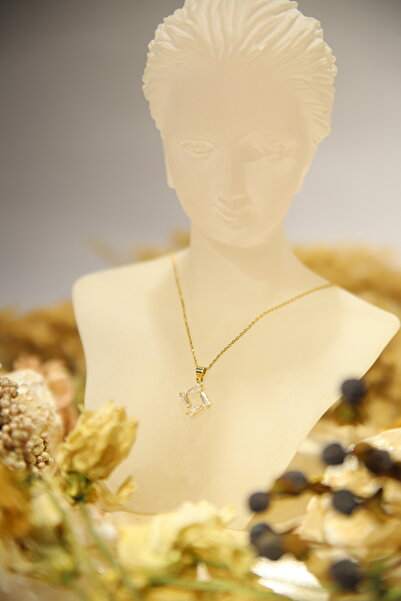 CHARM Колие със златна рамка – геометрична елегантност