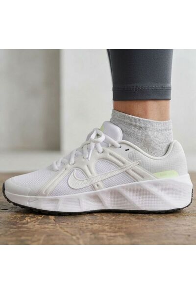Nike Women's sports shoes w metro tek women's shoes