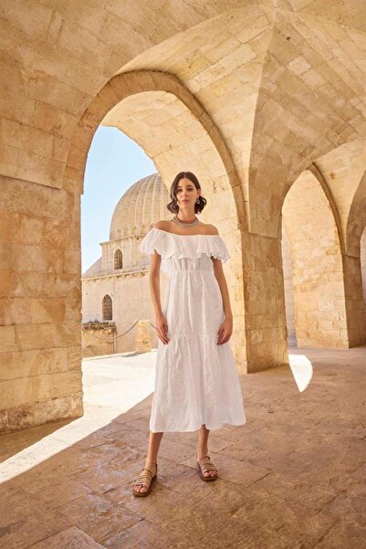 Aria's Closet فستان أرياس كلوست من القطن بياقة قاربية