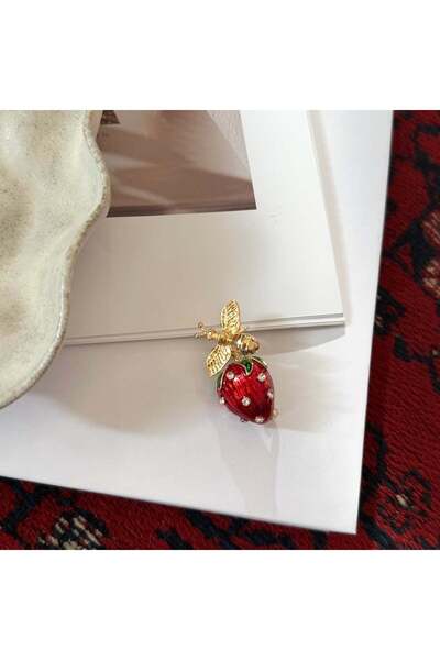 Alice İsstanbul Arılı Çilek Broş