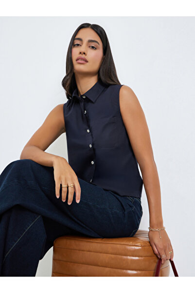 Styli Navy Blue Sleeveless Crop Shirt