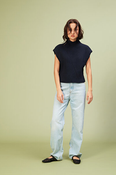 Nisan Vertical Collar Sweaters