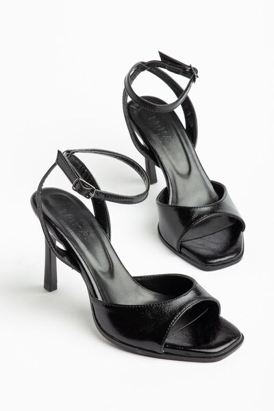 Hayalimdeki Ayakkabı حذاء نسائي من ليسلسي ذو حزام واحد باللون الأسود اللامع