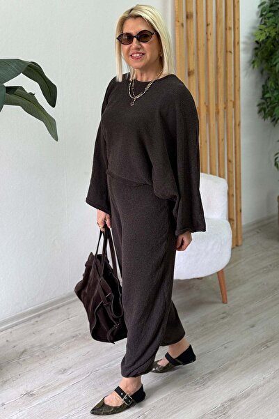 By Esra Celkan بنطلون محبوك مطاطي باللون البني تريكو خفيف